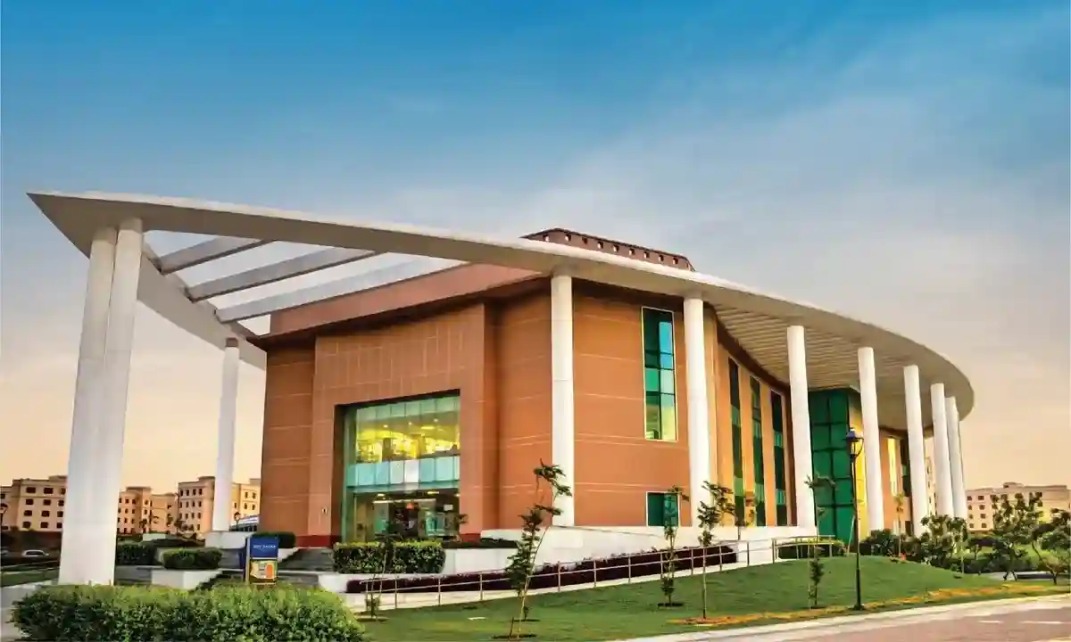 Shiv Nadar University Online