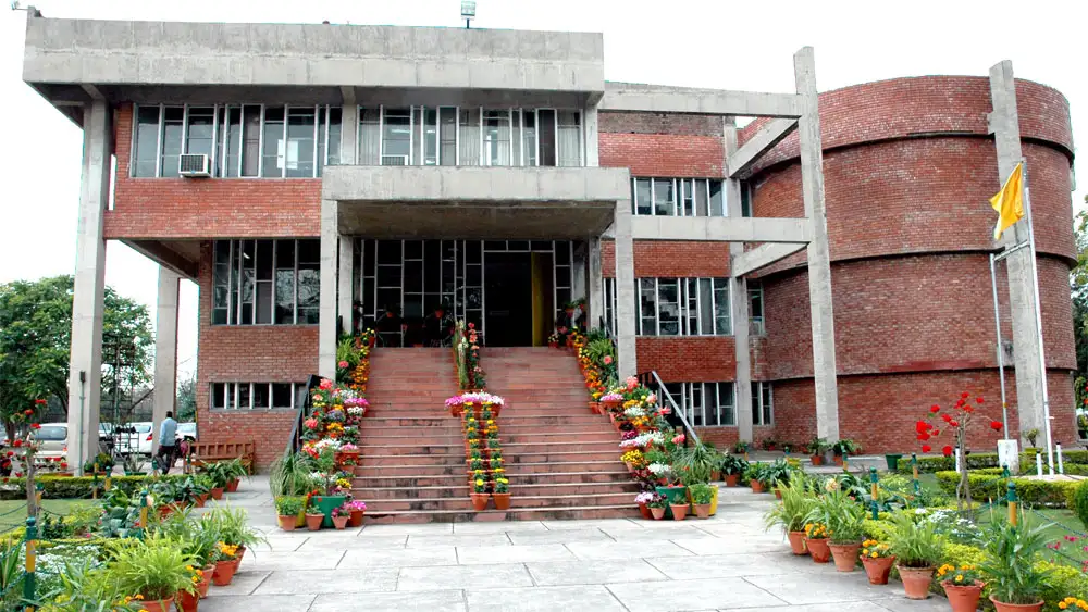 Punjab Engineering College (PEC)