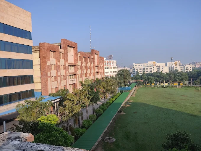 Noida Institute of Engineering and Technology (NIET)